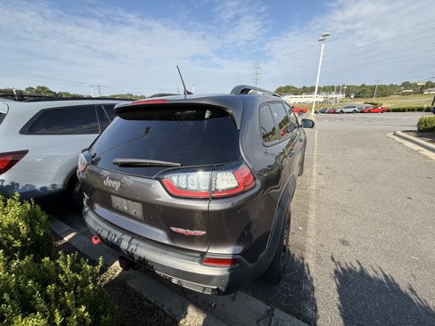 Used 2019 Jeep Cherokee Trailhawk image 11