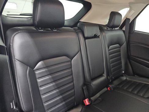 Used 2023 Ford Edge SEL image 16