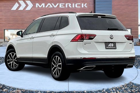 Used 2021 Volkswagen Tiguan SE w/ Panoramic Sunroof Package image 4