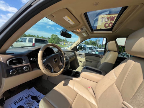 Used 2011 Chevrolet Suburban LT w/ Luxury Package image 11