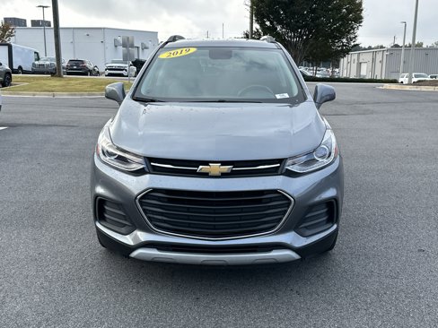 Certified 2019 Chevrolet Trax LT w/ LT Convenience Package image 2