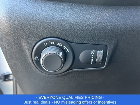 New 2025 Jeep Compass Sport image 11