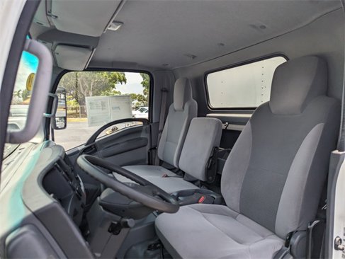 Used 2019 Isuzu NPR image 5