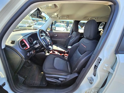 Used 2016 Jeep Renegade Trailhawk w/ Trailer Tow Group image 18