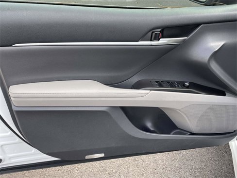 Used 2021 Toyota Camry XSE image 9