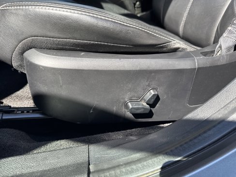 Used 2011 Chrysler 200 Limited image 24