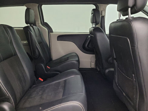 Used 2019 Dodge Grand Caravan SXT image 19