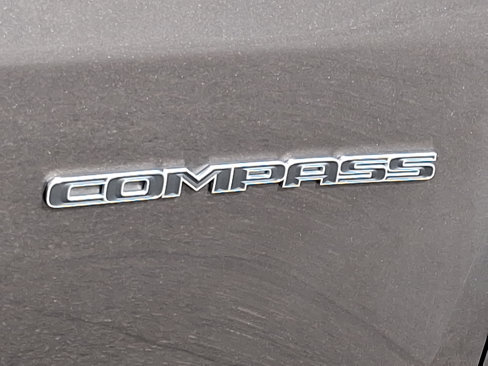 Certified 2022 Jeep Compass Latitude image 32