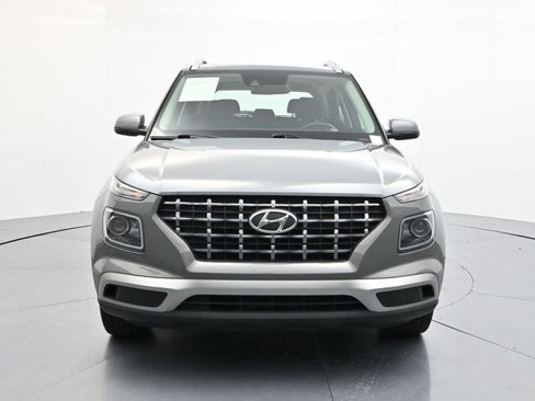 Used 2022 Hyundai Venue SEL w/ Cargo Package image 2
