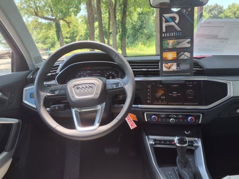 New 2025 Audi Q3 2.0T Premium image 12