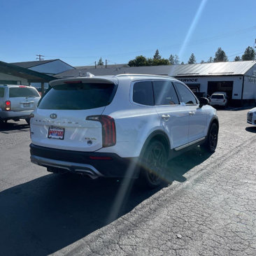 Used 2020 Kia Telluride EX w/ EX Premium Package image 5