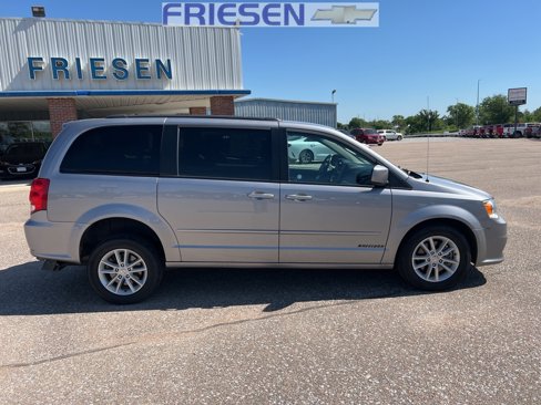 Used 2016 Dodge Grand Caravan SXT w/ Rear Park Assist Package image 4