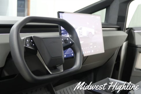 Used 2025 Tesla Cybertruck AWD Crew Cab image 26
