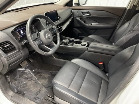 Used 2022 Nissan Rogue SV w/ SV Premium Package image 15