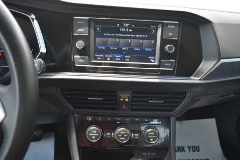 Used 2024 Volkswagen Jetta SE w/ Black Wheel Package image 25