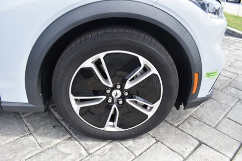 Used 2022 Ford Mustang Mach-E Select image 4