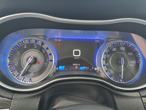 Used 2015 Chrysler 300 Limited image 20
