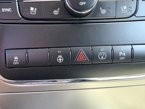 Used 2011 Jeep Grand Cherokee Laredo image 17