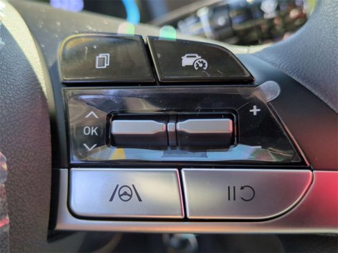 New 2025 Hyundai Elantra SE image 15