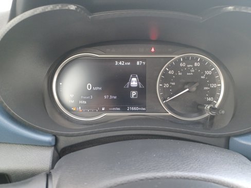 Used 2024 Nissan Versa SV w/ Trunk Package image 18