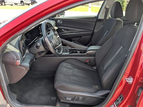 Used 2022 Hyundai Elantra SEL w/ Convenience + Premium Package image 18