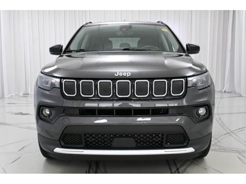 Used 2022 Jeep Compass Limited image 3
