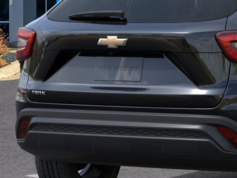 New 2025 Chevrolet Trax LS image 14
