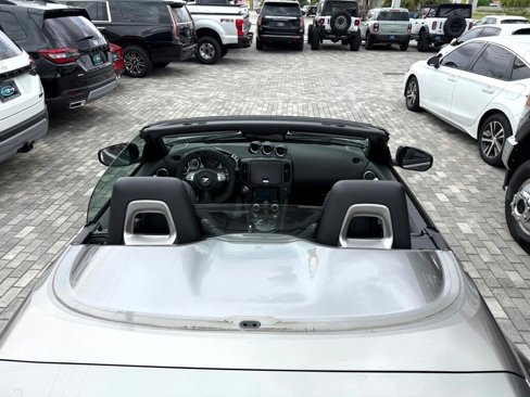 Used 2010 Nissan 370Z Touring image 10