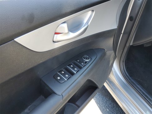 Used 2024 Kia Forte LXS image 13