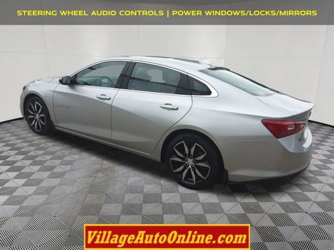 Used 2017 Chevrolet Malibu LT w/ Leather Package image 2