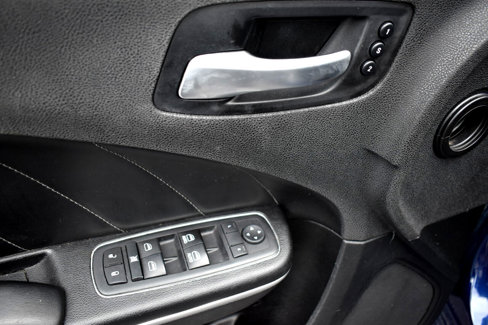 Used 2017 Dodge Charger R/T w/ Premium Group image 40