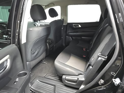 Used 2020 Nissan Pathfinder SV image 35