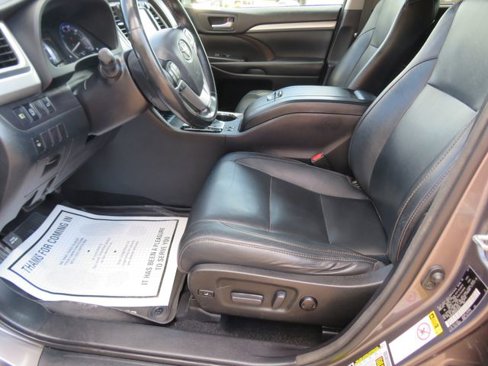 Used 2017 Toyota Highlander XLE image 20