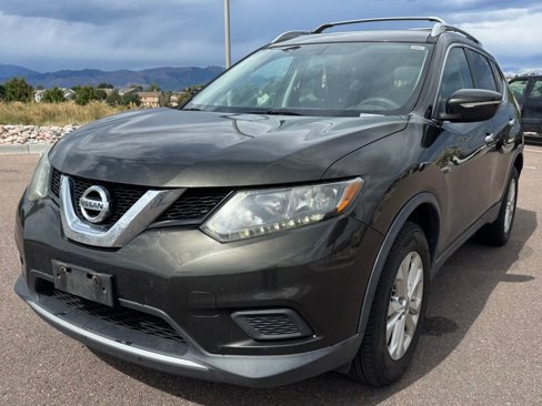Used 2015 Nissan Rogue SV image 3