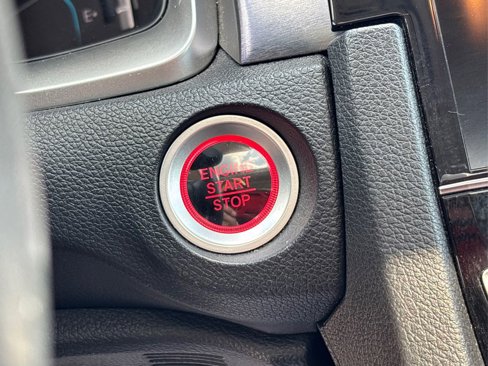 Used 2018 Honda Civic Touring image 30