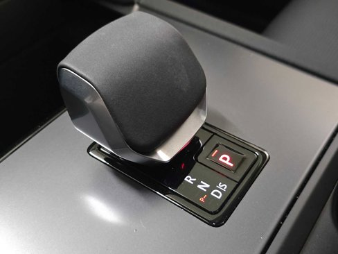 Certified 2025 Land Rover Discovery Sport S image 33