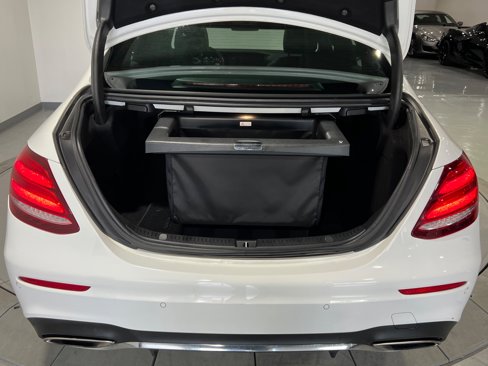 Used 2017 Mercedes-Benz E 300 4MATIC image 17