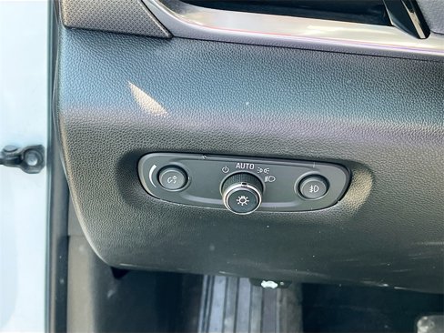 Used 2018 Chevrolet Traverse Premier image 10