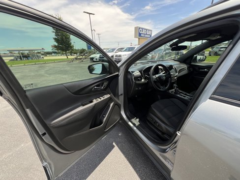 Used 2023 Chevrolet Equinox RS image 17