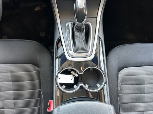 Used 2018 Ford Edge SEL image 26