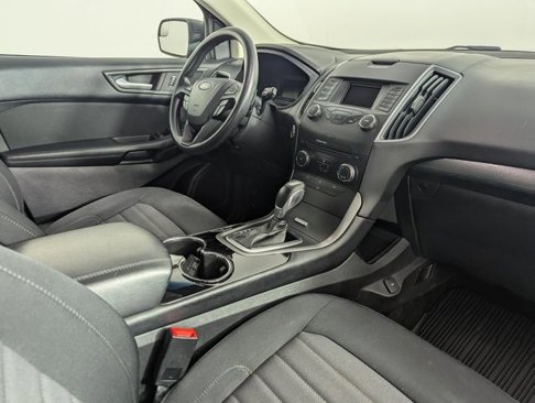 Used 2018 Ford Edge SE image 30