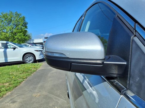 Used 2018 Ford Edge Titanium image 11