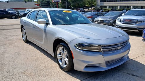 Used 2019 Dodge Charger SXT image 4