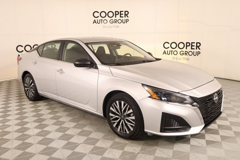 Used 2024 Nissan Altima 2.5 SV image 1