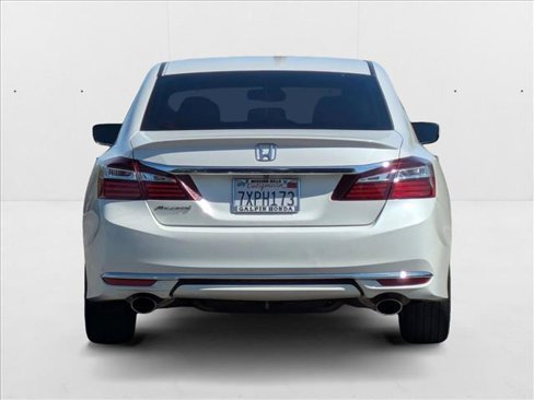 Used 2017 Honda Accord Sport image 7