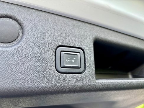 Used 2022 Chevrolet Equinox Premier image 19