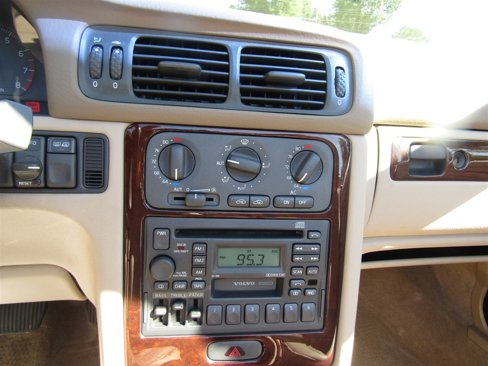 Used 2004 Volvo C70 LT image 29