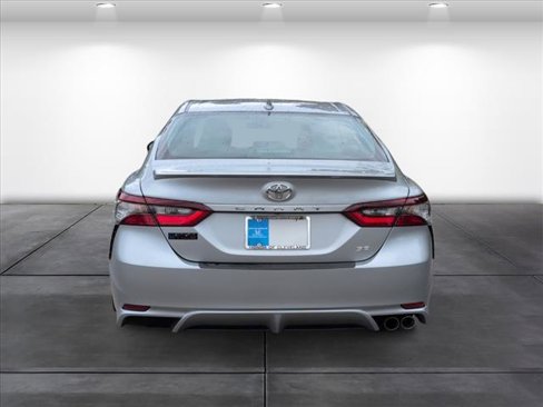 Used 2022 Toyota Camry SE image 5