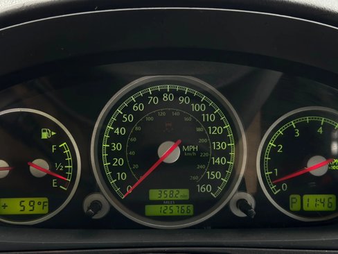 Used 2005 Chrysler Crossfire Limited image 4
