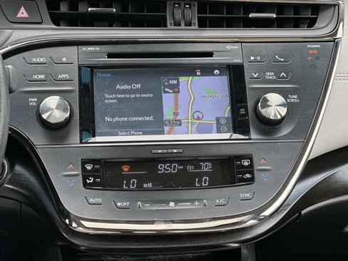 Used 2018 Toyota Avalon XLE Premium image 22
